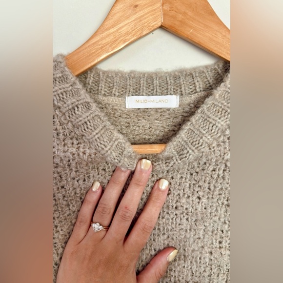 Cream Crew Neck Sweater Vest with Classic Knit Texture - Picture 3 of 5